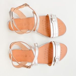 geox flat sandals